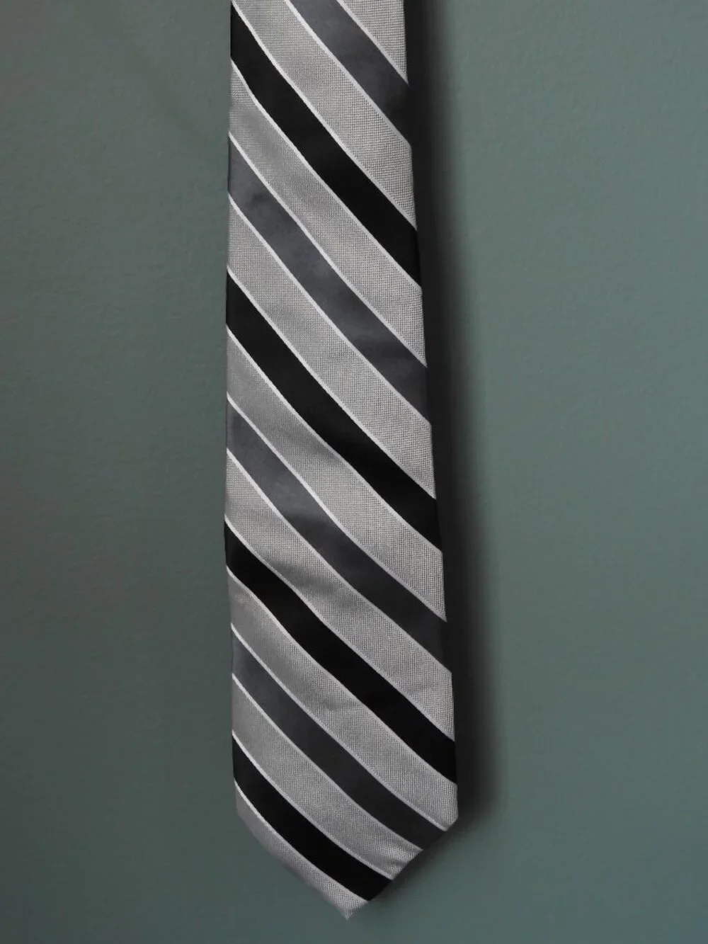 3/$15 Express Black and Gray Design Men's Business Tie